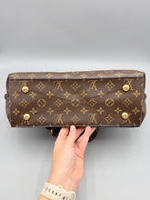 Load image into Gallery viewer, Louis Vuitton Metis Hobo with strap