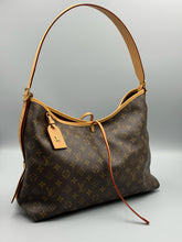 Load image into Gallery viewer, Louis Vuitton Carryall MM monogram with pouch