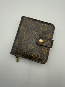 Louis Vuitton snap wallet