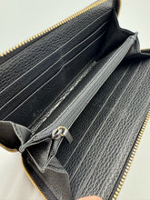 Load image into Gallery viewer, Gucci Black Interlocking Zippy long wallet