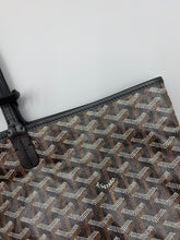 Load image into Gallery viewer, Goyard St. Louis PM black tote with pouch