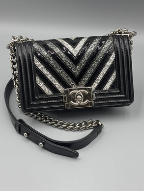 Chanel Small Chevron glitter black patent chain bag