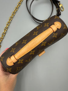 Louis Vuitton East West Pochette metis monogram with strap and chain
