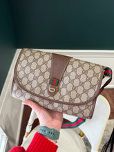 Load image into Gallery viewer, Gucci Vintage GG web clutch