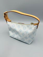 Load image into Gallery viewer, Louis Vuitton Pochette Hills Blue Courrier tote with luggage tag