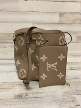 Load image into Gallery viewer, Louis Vuitton Bicolore NeoNoe dove with pouch