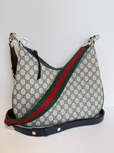 Load image into Gallery viewer, Gucci Medium Attache Shoulder bag / crossbody