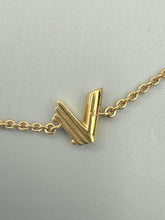 Load image into Gallery viewer, Louis Vuitton Gold Essential V bracelet