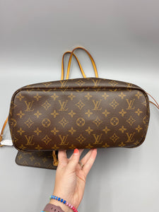 Louis Vuitton Neverfull MM monogram with tangerine with pouch