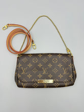 Load image into Gallery viewer, Louis Vuitton Favorite PM Monogram Crossbody with chain
