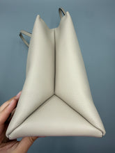 Load image into Gallery viewer, Louis Vuitton LockMe Beige and pink tote