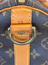 Load image into Gallery viewer, Louis Vuitton Keepall 55 Bandouliere bag with non braned strap