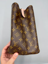 Load image into Gallery viewer, Louis Vuitton NeoNoe bucket bag with strap