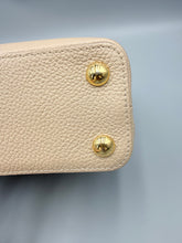 Load image into Gallery viewer, Louis Vuitton Beige Tarillon Mechanical Flowers Smile Capuccines BB with strap