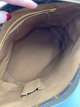 Load image into Gallery viewer, Louis Vuitton Cabas Mezzo monogram