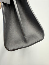 Load image into Gallery viewer, Louis Vuitton Noir Very tote with strap