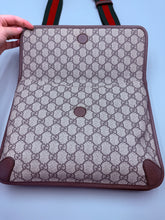 Load image into Gallery viewer, Gucci Large Supreme Neo GG print messenger bag