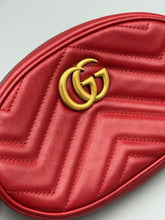 Load image into Gallery viewer, Gucci Marmont belt bag red - size 95
