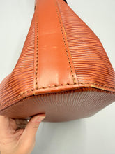 Load image into Gallery viewer, Louis Vuitton Epi Leather Sac d'Epaule PM