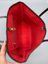 Load image into Gallery viewer, Louis Vuitton Neverfull MM ebene with pouch