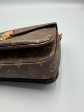 Load image into Gallery viewer, Louis Vuitton Pochette Metis monogram with strap
