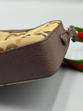 Load image into Gallery viewer, Gucci GG Jumbo Messenger