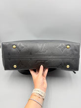 Load image into Gallery viewer, Louis Vuitton Carryall MM black monogram with pouch
