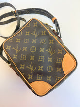 Load image into Gallery viewer, Louis Vuitton Amazone monogram crossbody