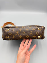Load image into Gallery viewer, Louis Vuitton Pallas BB monogram with strap