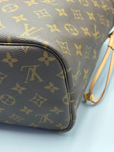 Load image into Gallery viewer, Louis Vuitton Neverfull MM monogram