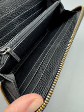 Load image into Gallery viewer, Gucci Black Interlocking Zippy long wallet