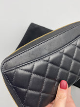 Load image into Gallery viewer, Chanel Black Quilted Lambskin Zippy wallet