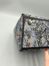 Load image into Gallery viewer, Christian Dior Lady D-Lite embroidered Medium tote with strap