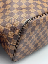 Load image into Gallery viewer, Louis Vuitton Neverfull MM ebene with pouch