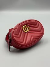 Load image into Gallery viewer, Gucci Marmont belt bag red - size 95