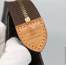 Load image into Gallery viewer, Louis Vuitton Vintage Toiletry pouch 26 monogram