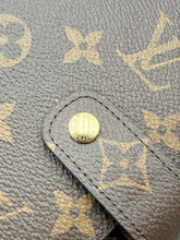 Load image into Gallery viewer, Louis Vuitton Medium Ring Agenda monogram