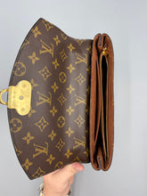 Load image into Gallery viewer, Louis Vuitton Saint placide monogram with caramel and chain