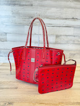 Load image into Gallery viewer, MCM Large Reversible Liz Shopper Tote w/ pouch