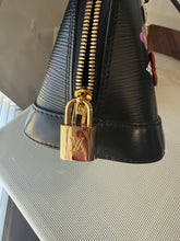 Load image into Gallery viewer, Louis Vuitton Blooming Alma BB limited edition black epi with strap