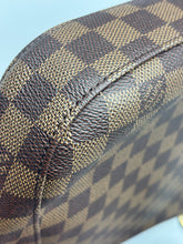 Load image into Gallery viewer, Louis Vuitton Besace South Bank ebene crossbody