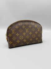 Load image into Gallery viewer, Louis Vuitton Cosmetic Pouch MM monogram