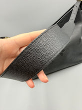 Load image into Gallery viewer, Louis Vuitton Carryall MM black monogram with pouch