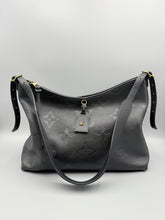 Load image into Gallery viewer, Louis Vuitton Carryall MM black monogram with pouch