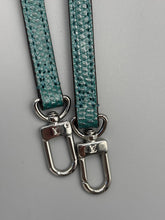 Load image into Gallery viewer, Louis Vuitton exotic Petite Malle trunk crossbody lizard