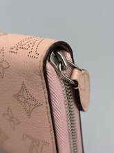Load image into Gallery viewer, Louis Vuitton Zippy mahina wallet pink