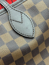 Load image into Gallery viewer, Louis Vuitton Neverfull MM ebene with pouch