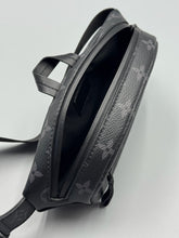 Load image into Gallery viewer, Louis Vuitton Catch it bumbag