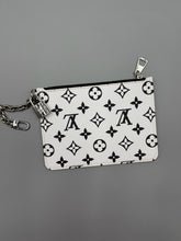 Load image into Gallery viewer, Louis Vuitton Marelle mm tote with strap