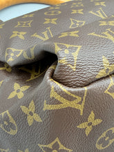 Load image into Gallery viewer, Louis Vuitton Artsy MM monogram with charm